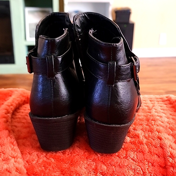 Womens Boots. - Picture 2 of 7